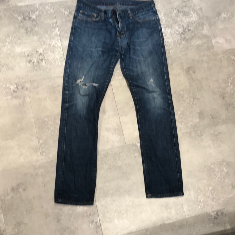 Old navy jeans, size 32 waist, 34 length, denim.  Famous jeans. Slim